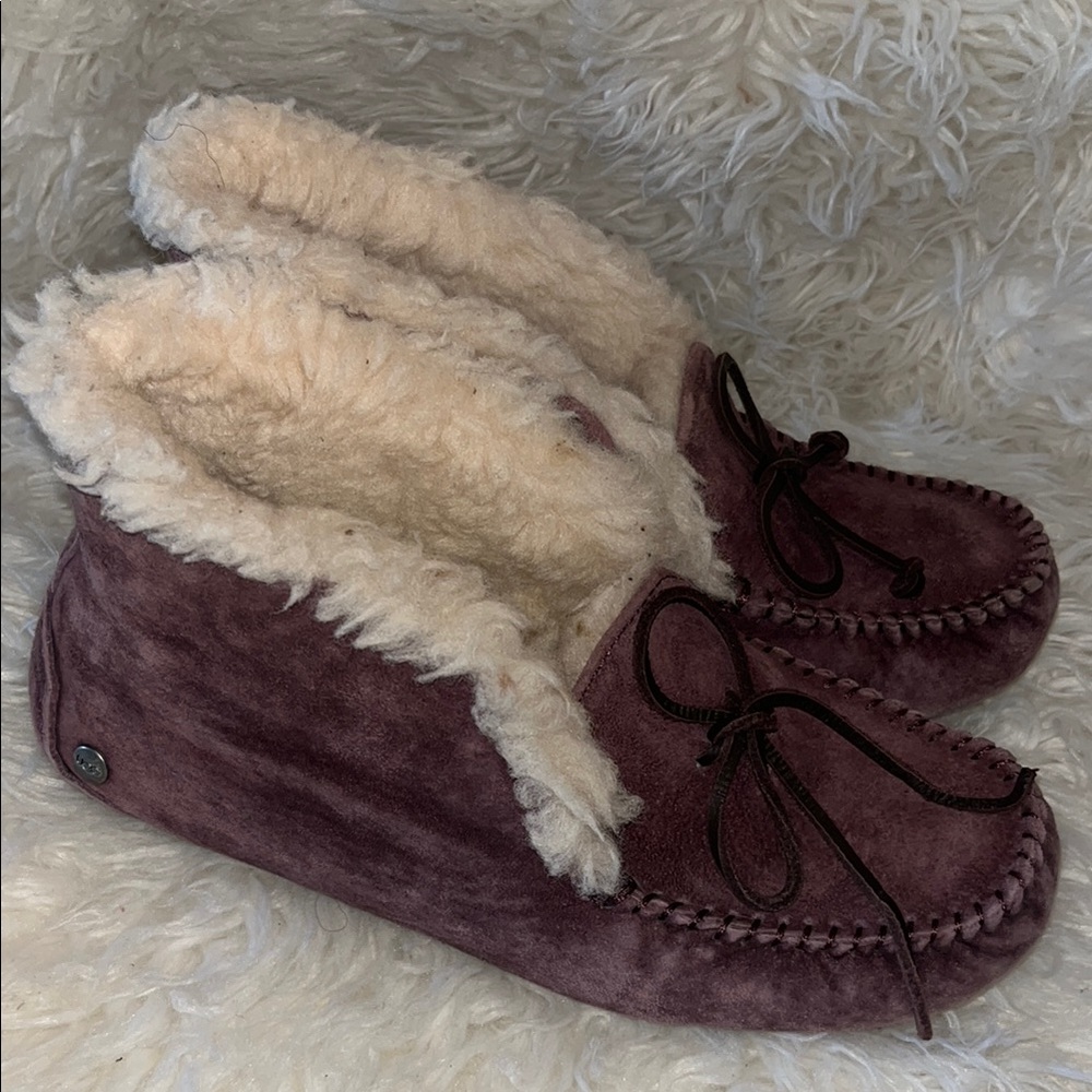 UGG ALENA Women's Cozy Suede Moccasin Slippers Size 7